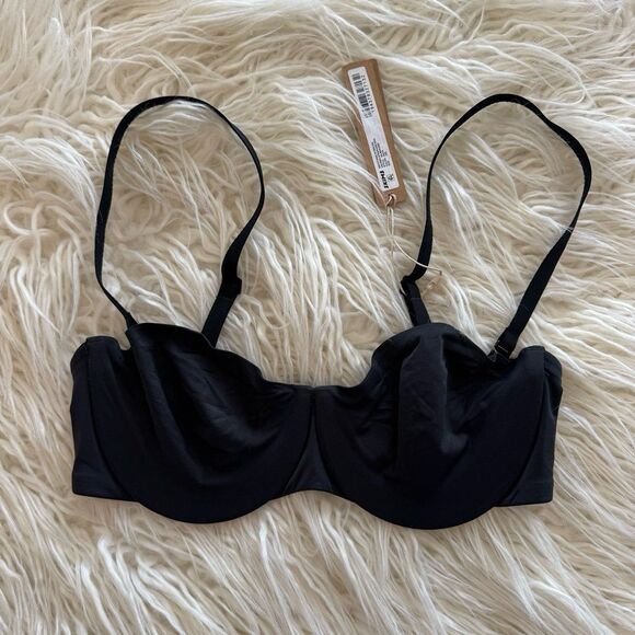 Skims Smoothing Intimates Strapless Bra Onyx Size 32B - Picture 2 of 8